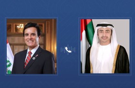 عبدالله بن زايد يهنئ هاتفياً وزير خارجية بيرو ويبحثان تعزيز علاقات التعاون بين البلدين