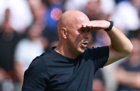 ليفربول يتمسك بسلوت رغم صافرات أنفيلد