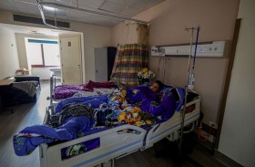 جرحى من غزة يحاولون التعافي في مستشفى بالقاهرة 
