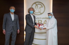 الوفد الضيف يشيد بمؤتمر دبي الرياضي وحفل جوائز دبي جلوب سوكر في تطوير الكرة العالمية