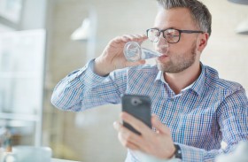 نصــــائح لجعــــل شـــرب المـــاء عــادة يوميـــــة