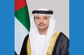 هزاع بن زايد يهنئ رئيس الدولة ونائبيه والحكام بحلول شهر رمضان المبارك