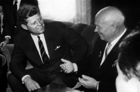 كينيدي -خروتشوف، عملية لي ذراع في فيينا...!