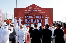 نهيان بن زايد يشهد جانباً من منافسات المرحلة السابعة والختامية من طواف الإمارات 2026