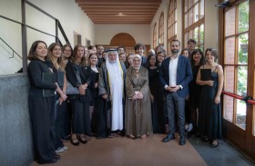 حاكم الشارقة يهدي جامعة القلب المقدس الكاثوليكية في ميلانو مخطوطا تاريخيا نادرا وكتاب مرسوم بابوي