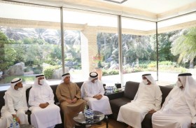 أحمد بن سعيد يقدم واجب العزاء في وفاة ماجد الفطيم