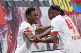 لايبزيغ لضمان مقعده مع اشتداد الصراع على دوري الأبطال 
