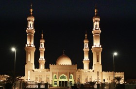 الشؤون الإسلامية والأوقاف والزكاة تستبدل الإنارة في نحو 500 مسجد 