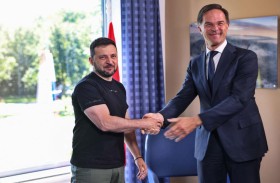 زيلينسكي يصل إلى قاعدة لسلاح الجو الهولندي