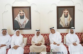 نهيان بن مبارك يعزي في وفاة محمد أحمد غانم السويدي