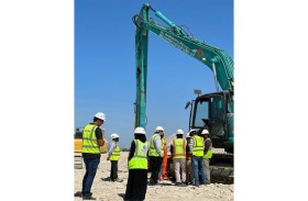 بلدية مدينة أبوظبي تحث شركات هدم المباني على الالتزام بتوفير بيئة آمنة في مواقع العمل