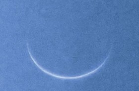 مركز الفلك الدولي يصور هلال كوكب الزهرة من سماء الإمارات يوم الاقتران