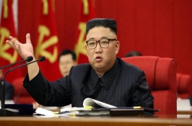 كيم يشيد بعلماء كوريا الشمالية 