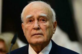 وفاة الرئيس اليوناني السابق كارولوس بابولياس 