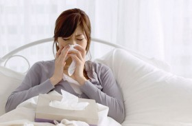 10 علاجات طبيعية لنزلات البرد والإنفلونزا.. جربوها هذا الشتاء