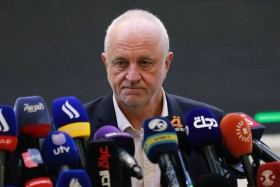 أرنولد يعول على شكيمة العراقيين لتحقيق المفاجأة 