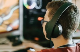 خطر فقدان السمع يلاحق عشاق الألعاب الإلكترونية