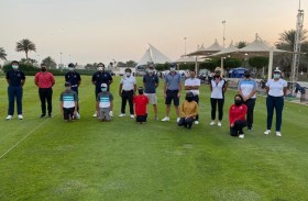 نجما الجولف الإيطالي روناتو وغريزه يقدمان خبراتهما للاعبي الإمارات