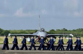 تدريب الطيارين الصينيين يؤرق لندن.. وتخوّف على أسرار الدولة