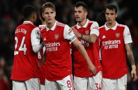 أرسنال يزيد محن تشلسي ويستعيد صدارة البريميرليغ 