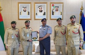 وفد «شرطة دبي» يطلع على تطبيقات التدريب الافتراضي بأكاديمية سيف بن زايد