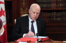 الرئيس التونسي يدعو إلى الاستفتاء على دستور جديد