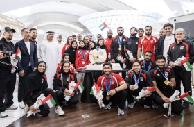 استقبال بعثة الإمارات للجوجيتسو بالأعلام والورود بعد تصدرها منافسات اللعبة في «آيتشي–ناغويا»