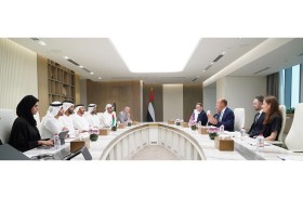 الإمارات والمملكة المتحدة تبحثان تعزيز آفاق الشراكة الاقتصادية وتوسيع مجالات التعاون التجاري والاستثماري