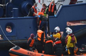 800 مهاجر عبروا المانش في حصيلة قياسية 