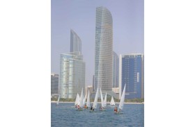 أبوظبي للرياضات البحرية ينظم سباق «الإبحار الشراعي» بكاسر الأمواج