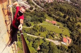 وفاة مغامر شهير سقط من الطابق الـ68