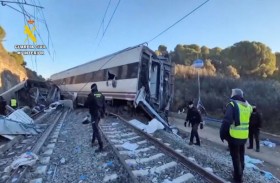 مصرع 11 تلميذًا في تصادم حافلة 