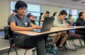 الطفل النابغة.. سيتخرج في عامه الـ14 