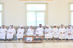 سيف بن زايد يقدم واجب العزاء بوفاة زوجة إبراهيم الدبل 