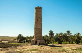 الرياح والأمطار تكشف  كنزاً أثرياً مدفوناً في العراق