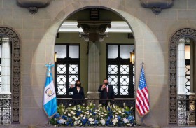 كمالا هاريس تتعرض لنيران صديقة...!