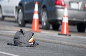 جدة تدهس حفيدها أثناء انتظاره حافلة المدرسة