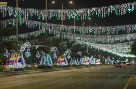 بلدية مدينة أبوظبي تزين آلاف التشكيلات المضيئة بعبارات المعايدة والتهنئة احتفاءً بعيد الفطر السعيد