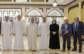 ضاحي خلفان يترأس اجتماع مجلس أمناء كلية دبي الطبية للبنات