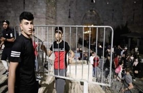 فلسطينيون يحتفلون بإزالة الحواجز الإسرائيلية في القدس