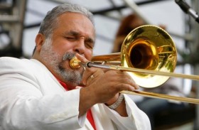 رحيل أيقونة موسيقى السالسا ويلي كولون