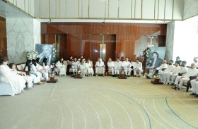 نهيان بن مبارك يعزي في وفاة الدكتور رام بوكساني في دبي
