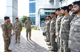 قائد شرطة أبوظبي يتفقد مركز شرطة المدينة لتعزيز الجاهزية والاستعداد