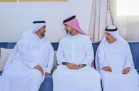 عمار بن حميد يقدّم واجب العزاء في وفاة فاطمة النعيمي