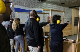 إقبال على شراء الأسلحة في إسرائيل بعد الهجمات الفلسطينية