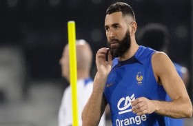 بنزيمة يدعم رفاقه.. «بتنا قاب قوسين» 