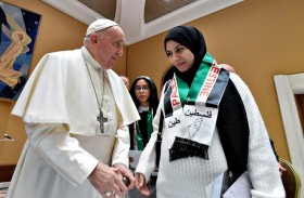 اعترف البابا فرانسيس بدولة فلسطين عام 2015  ، صلى على كوفية  بيضاء و سوداء و توجه بكتاب لأهل غزة : الأمل لن  يخذلكم  أبدا ...