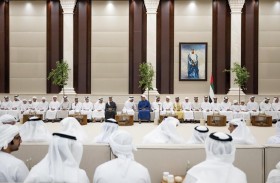ولي عهد أبوظبي يستقبل المهنئين بشهر رمضان المبارك