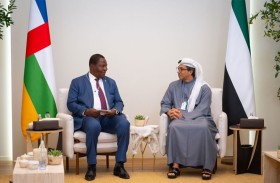 منصور بن زايد يلتقي رئيس جمهورية أفريقيا الوسطى على هامش أعمال القمة العالمية للحكومات