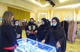 عزة النعيمي تطلع على مشاريع معرض زعبيل لرواد الأعمال